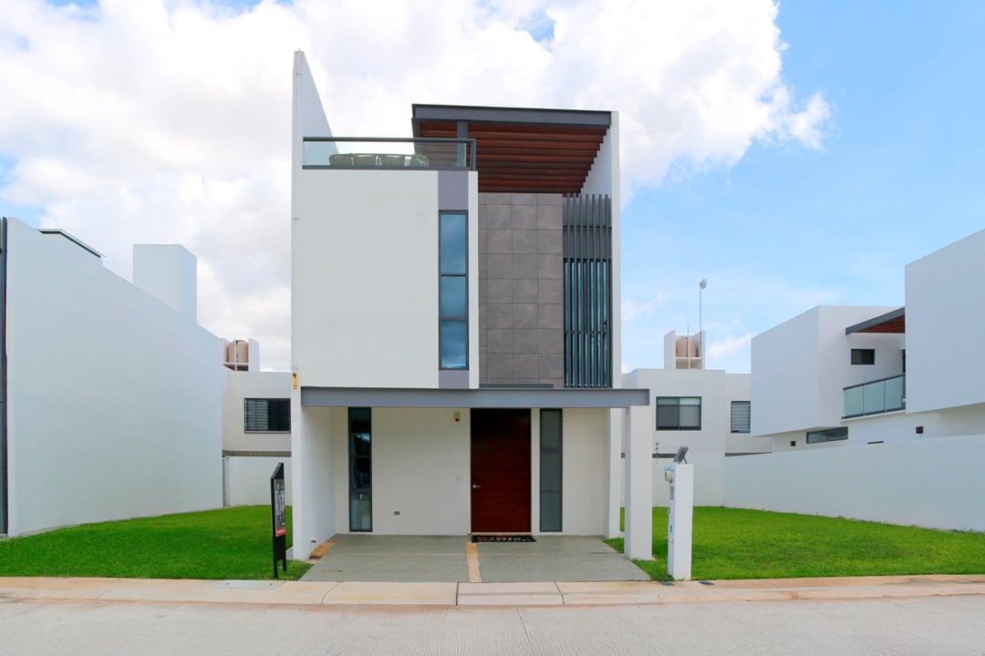 Álamo House Model 12 Noni Elite La Model